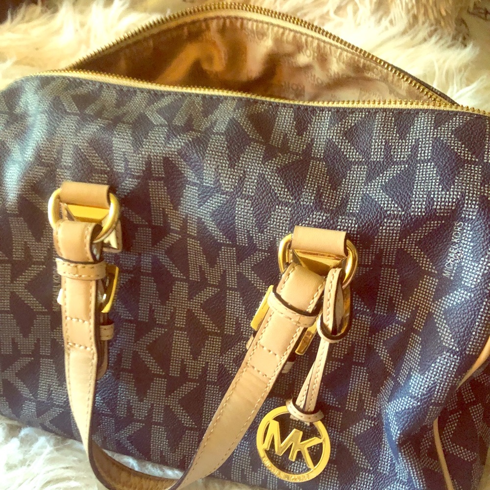 Micheal Kors hand bang